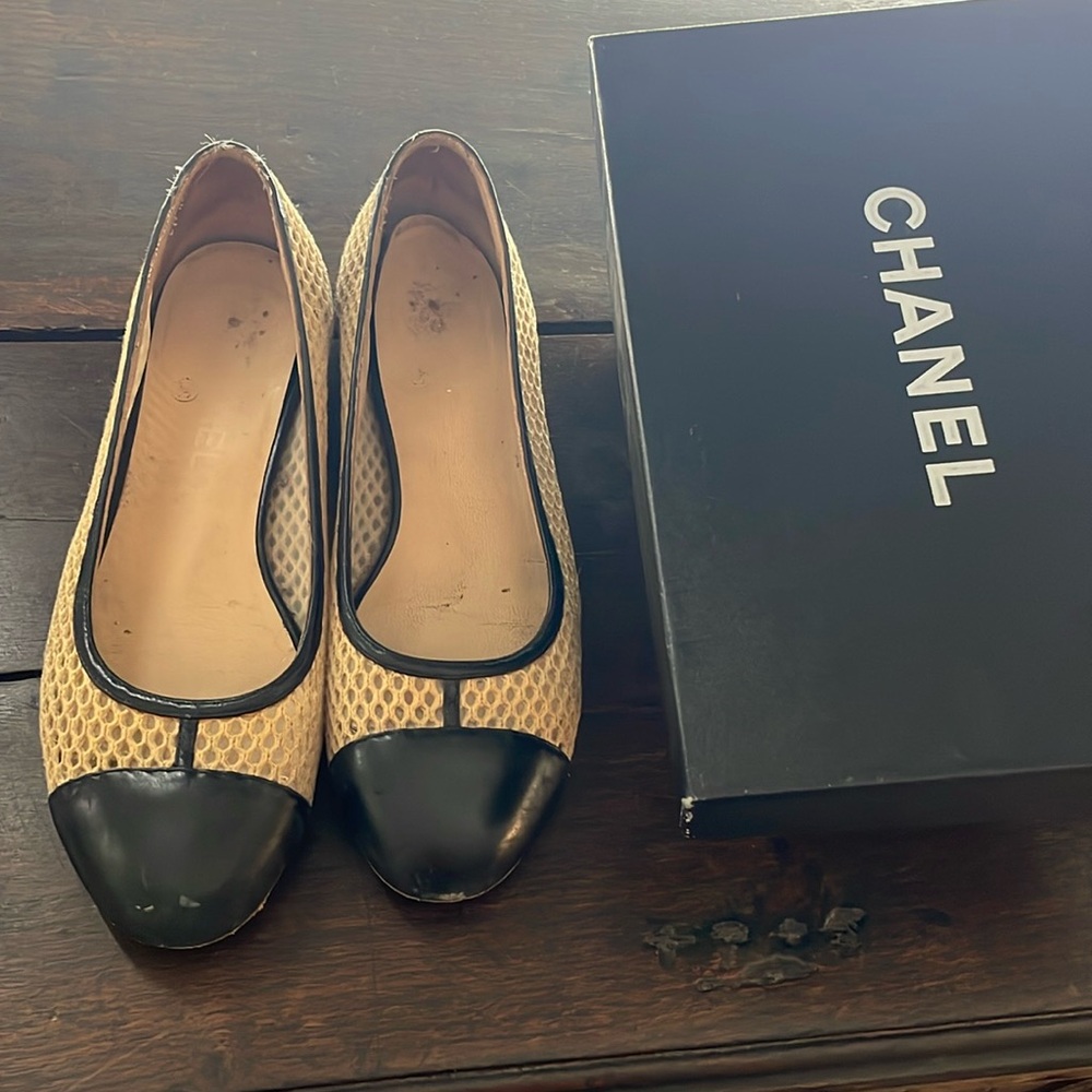 Chanel woven black and white flats Size 39